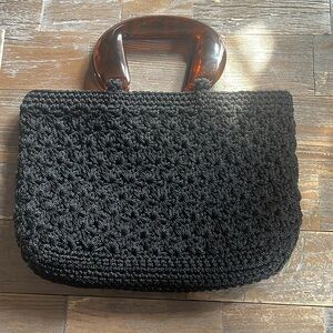 Mi Vida Lucite Handle Crochet Handbag🖤